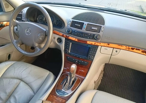 Mercedes-Benz Klasa E cena 22400 przebieg: 329000, rok produkcji 2004 z Świnoujście małe 436